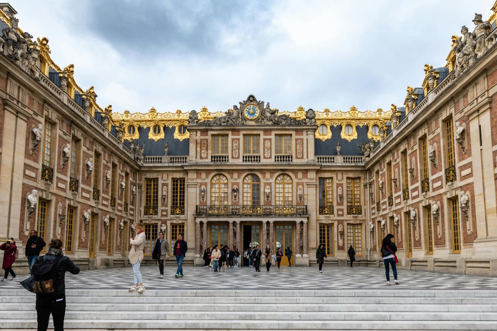 Palace of Versailles — Louis XIV's symbol of absolute monarchy, 700 rooms, UNESCO World Heritage