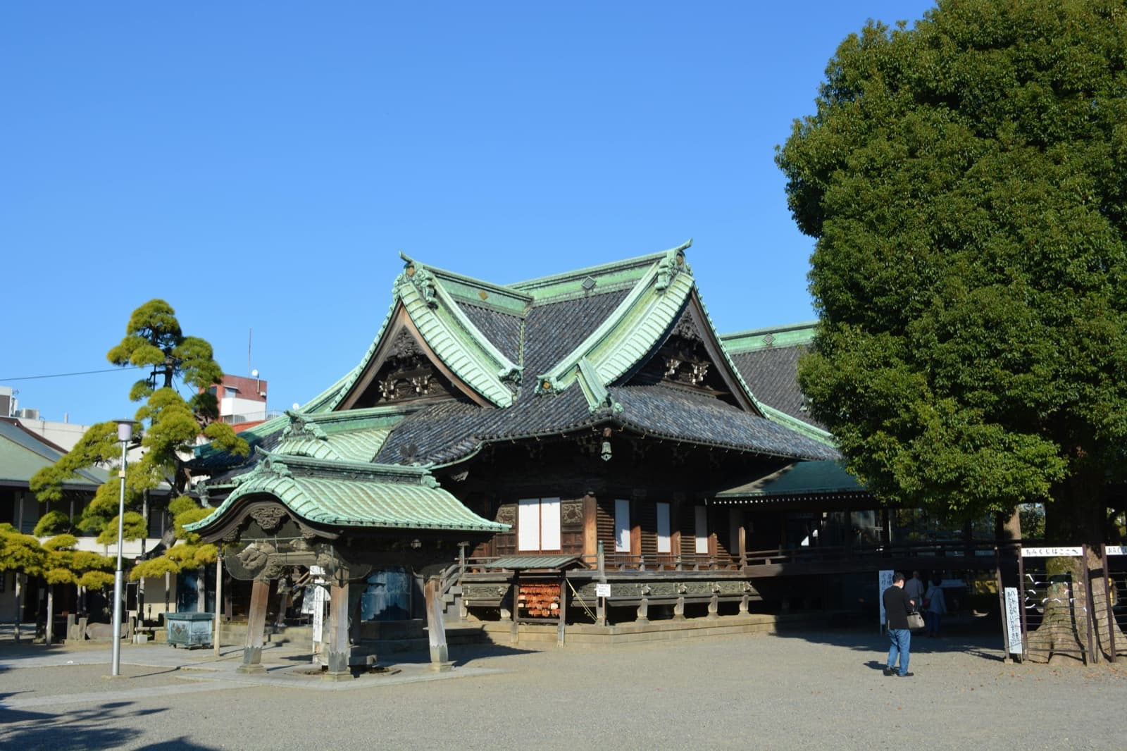Dazaifu Tenmangu shrine grounds and the approach street